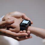 Smartwatch dla dziecka z GPS i podsłuchem otoczenia – czy to bezpieczny wybór? Smartwatch dla dziecka z GPS i podsłuchem otoczenia – czy to bezpieczny wybór?